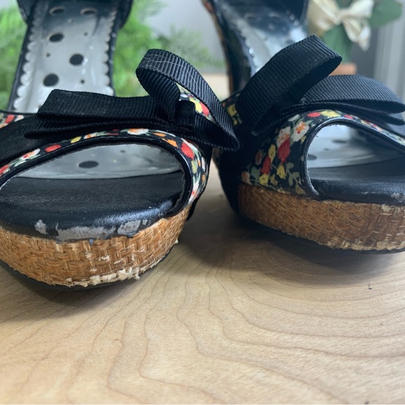 High heel strappy shoes, floral print, size 8.5 - Picture 9 of 11